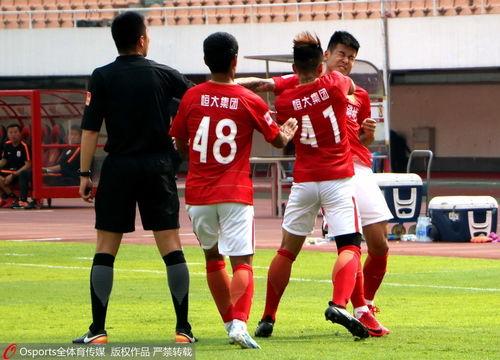 青岛球员爆料事件视频曝光,揭秘背后真相与争议  第2张 青岛球员爆料事件视频曝光,揭秘背后真相与争议  第2张