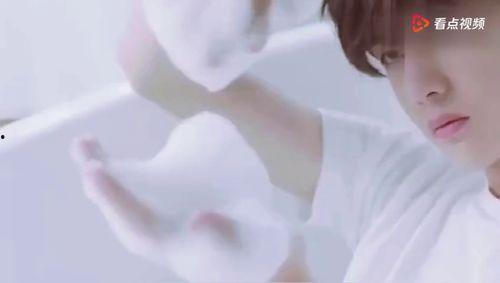 肖战爆料跳舞是哪一期视频,舞蹈魅力瞬间,揭秘哪一期视频让他舞动心弦  第3张 肖战爆料跳舞是哪一期视频,舞蹈魅力瞬间,揭秘哪一期视频让他舞动心弦  第3张