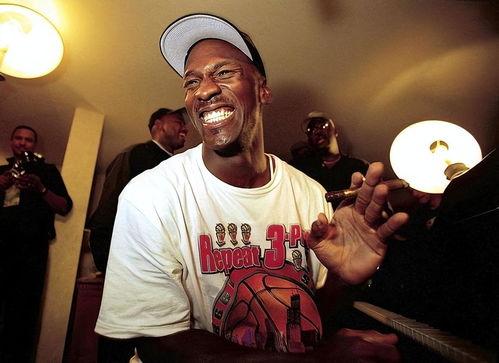 乔丹姐姐爆料新闻视频,揭秘篮球巨星背后的故事  第2张 乔丹姐姐爆料新闻视频,揭秘篮球巨星背后的故事  第2张