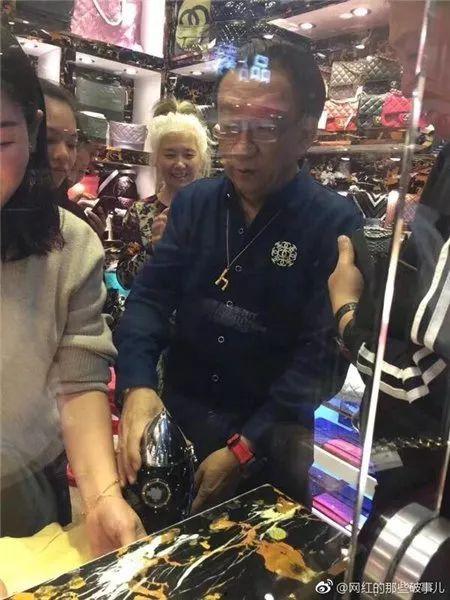 女徒弟现场爆料视频播放,揭秘幕后的惊人真相!  第3张 女徒弟现场爆料视频播放,揭秘幕后的惊人真相!  第3张