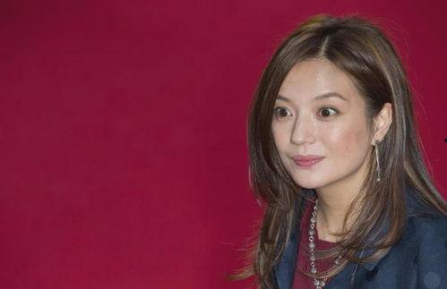 娱乐吃瓜女明星背景,那些背景神秘的吃瓜女明星  第2张 娱乐吃瓜女明星背景,那些背景神秘的吃瓜女明星  第2张