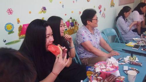 两个人吃瓜的娱乐小游戏,两人共享吃瓜乐趣,趣味小游戏轻松互动  第2张 两个人吃瓜的娱乐小游戏,两人共享吃瓜乐趣,趣味小游戏轻松互动  第2张